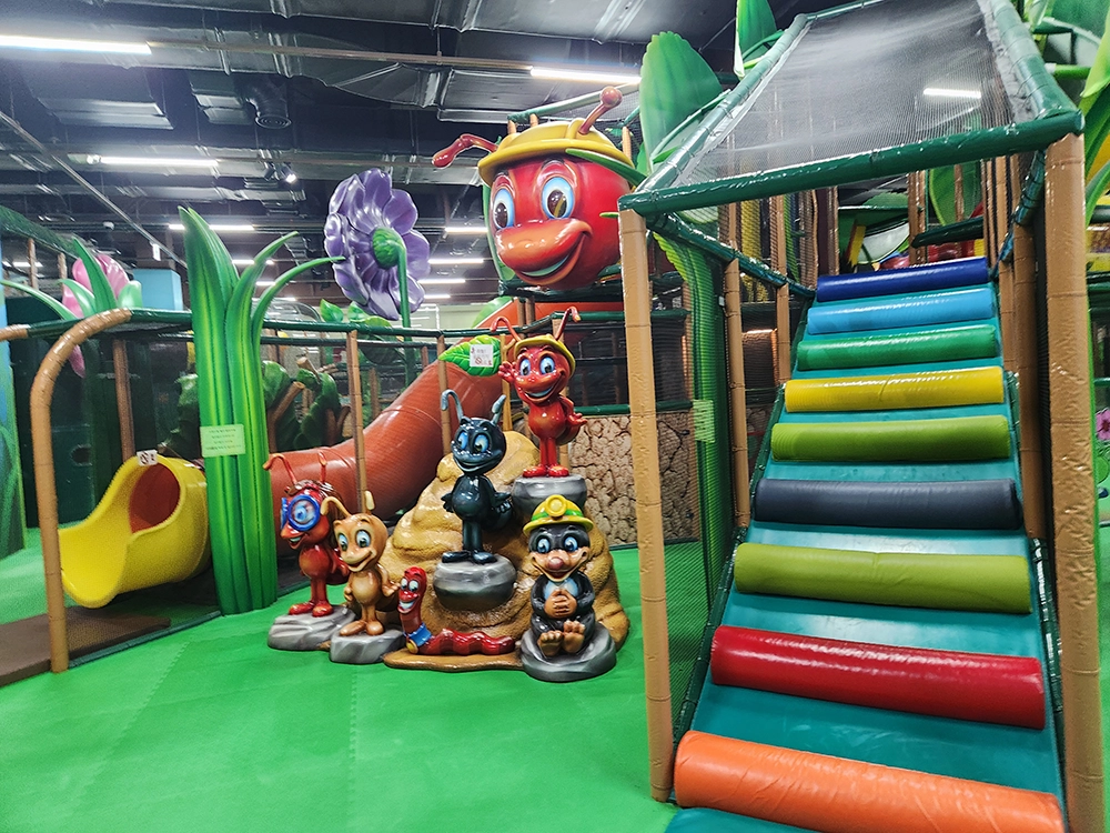 앤트월드와 루지월드 즐기기