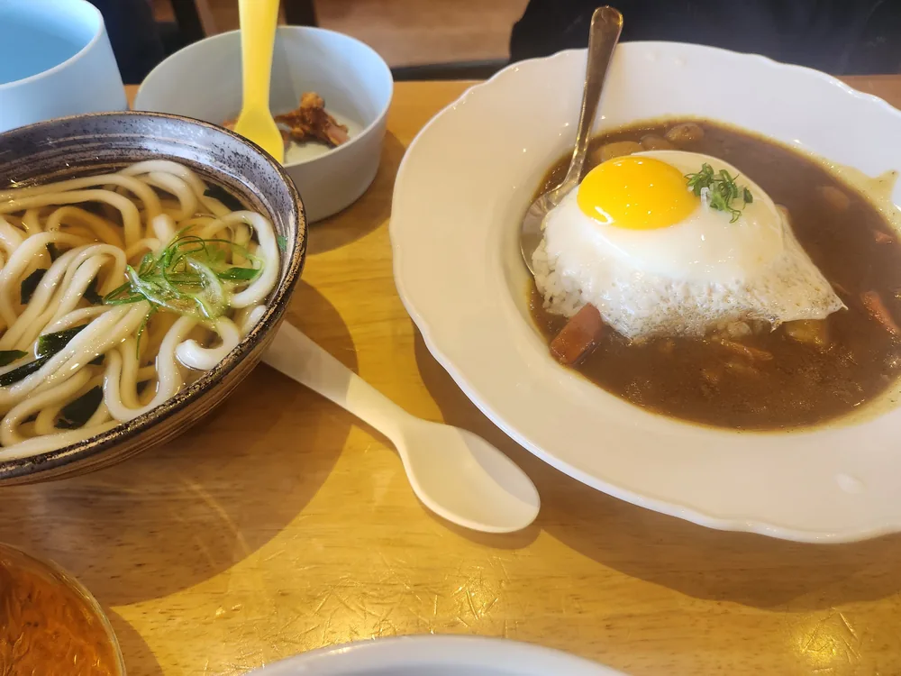 아이들과 나눠 먹은 따뜻한 우동