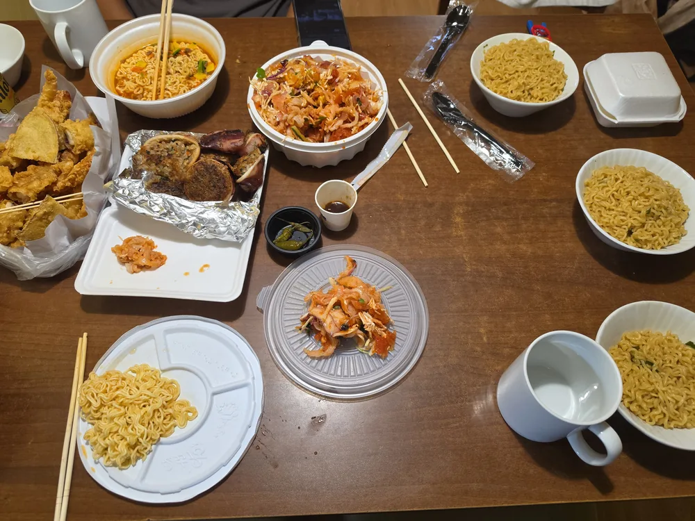 한화리조트 설악 쏘라노 객실에서 차린 속초 포장 저녁